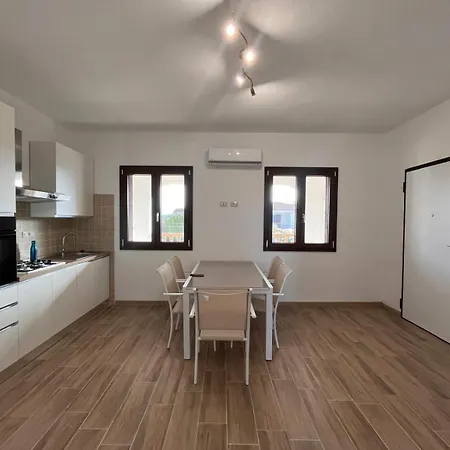 Casa Chiara Porto Columbu דירה