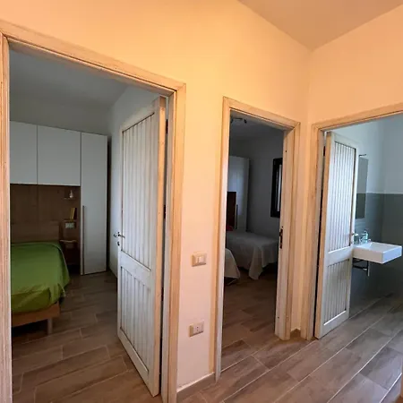 Casa Chiara Porto Columbu 아파트 *