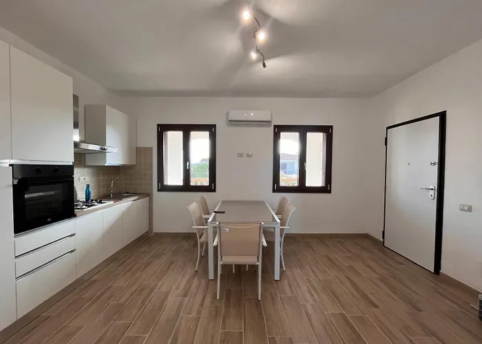 Casa Chiara Porto Columbu 公寓